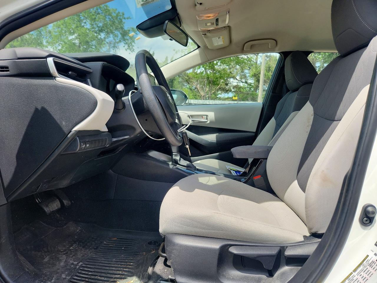 2021 TOYOTA COROLLA LE photo 13