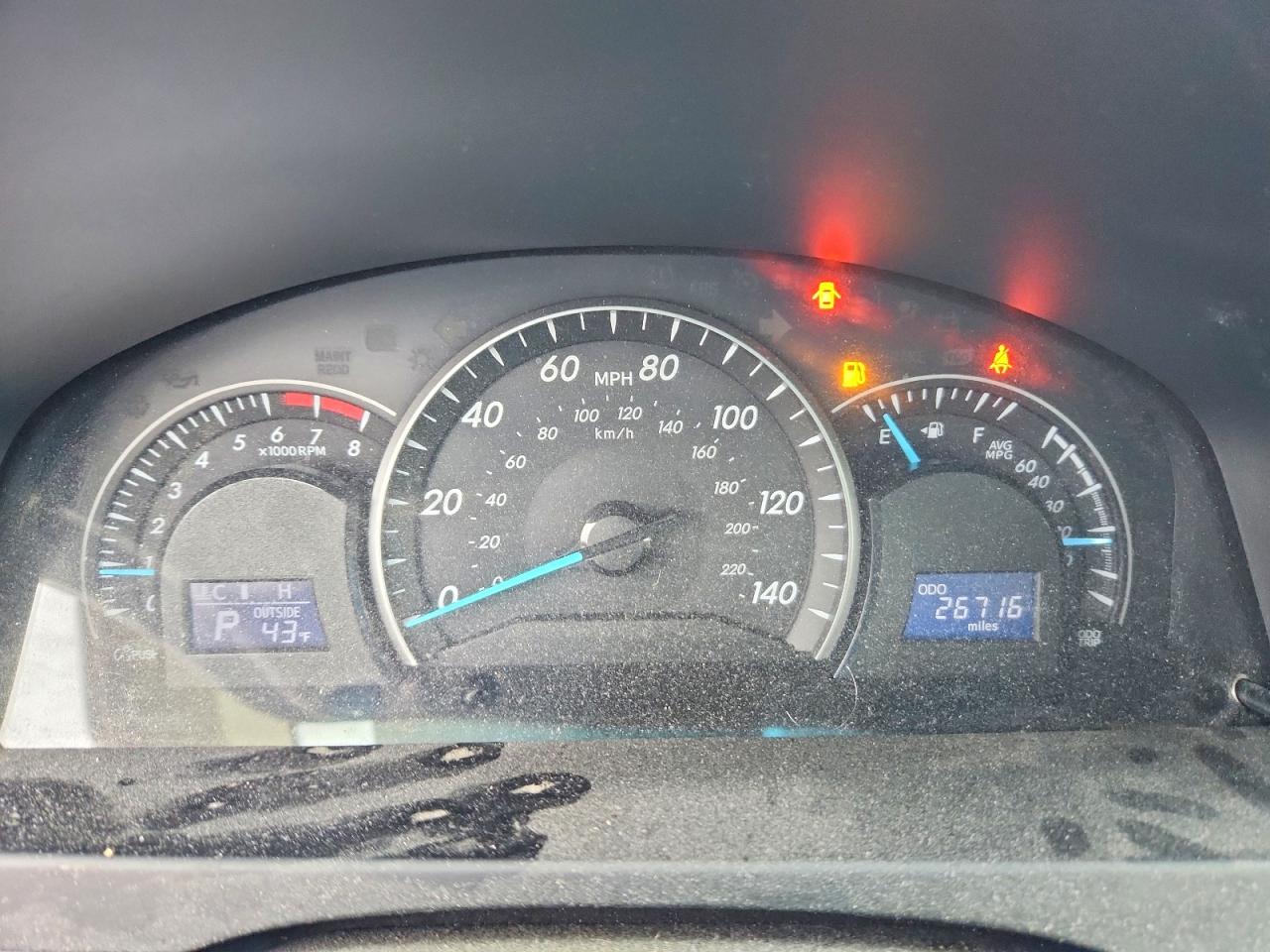 2015 TOYOTA CAMRY LE photo 17