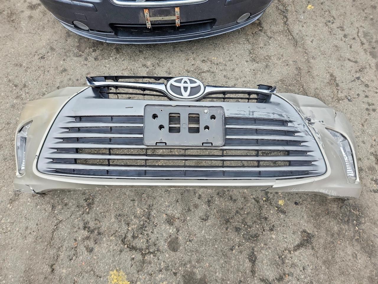 2015 TOYOTA CAMRY LE photo 23