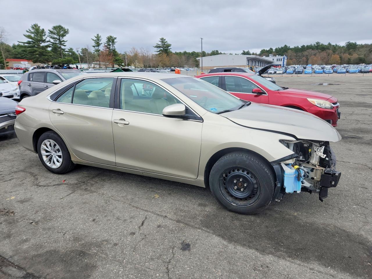 2015 TOYOTA CAMRY LE photo 7