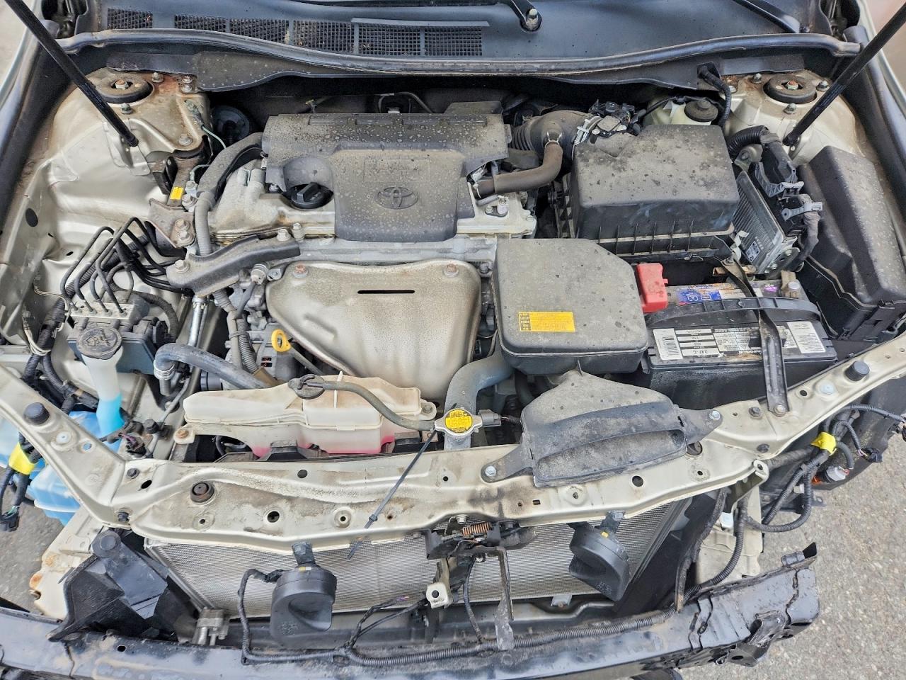 2015 TOYOTA CAMRY LE photo 21