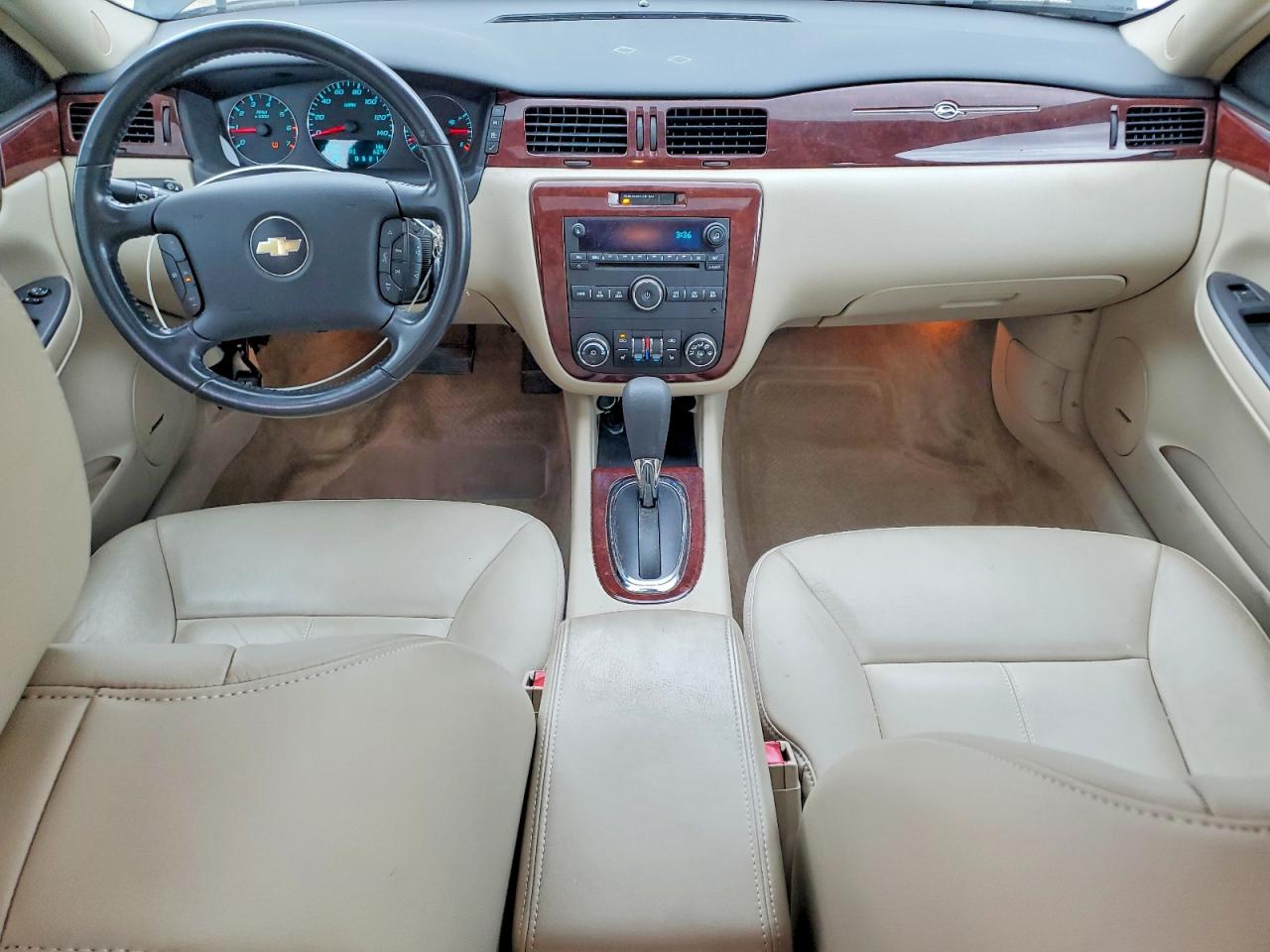 2010 CHEVROLET IMPALA LT photo 22