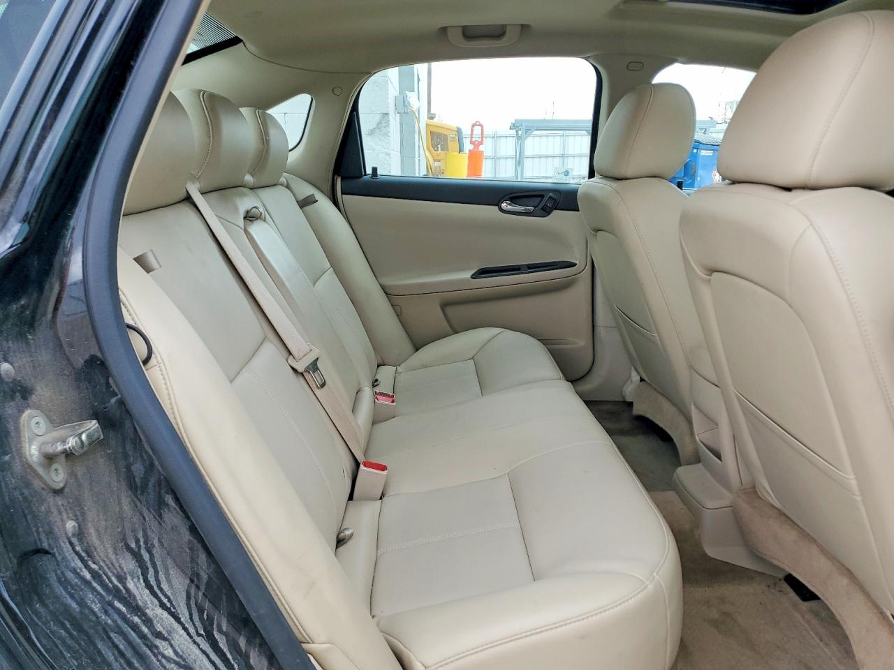 2010 CHEVROLET IMPALA LT photo 28