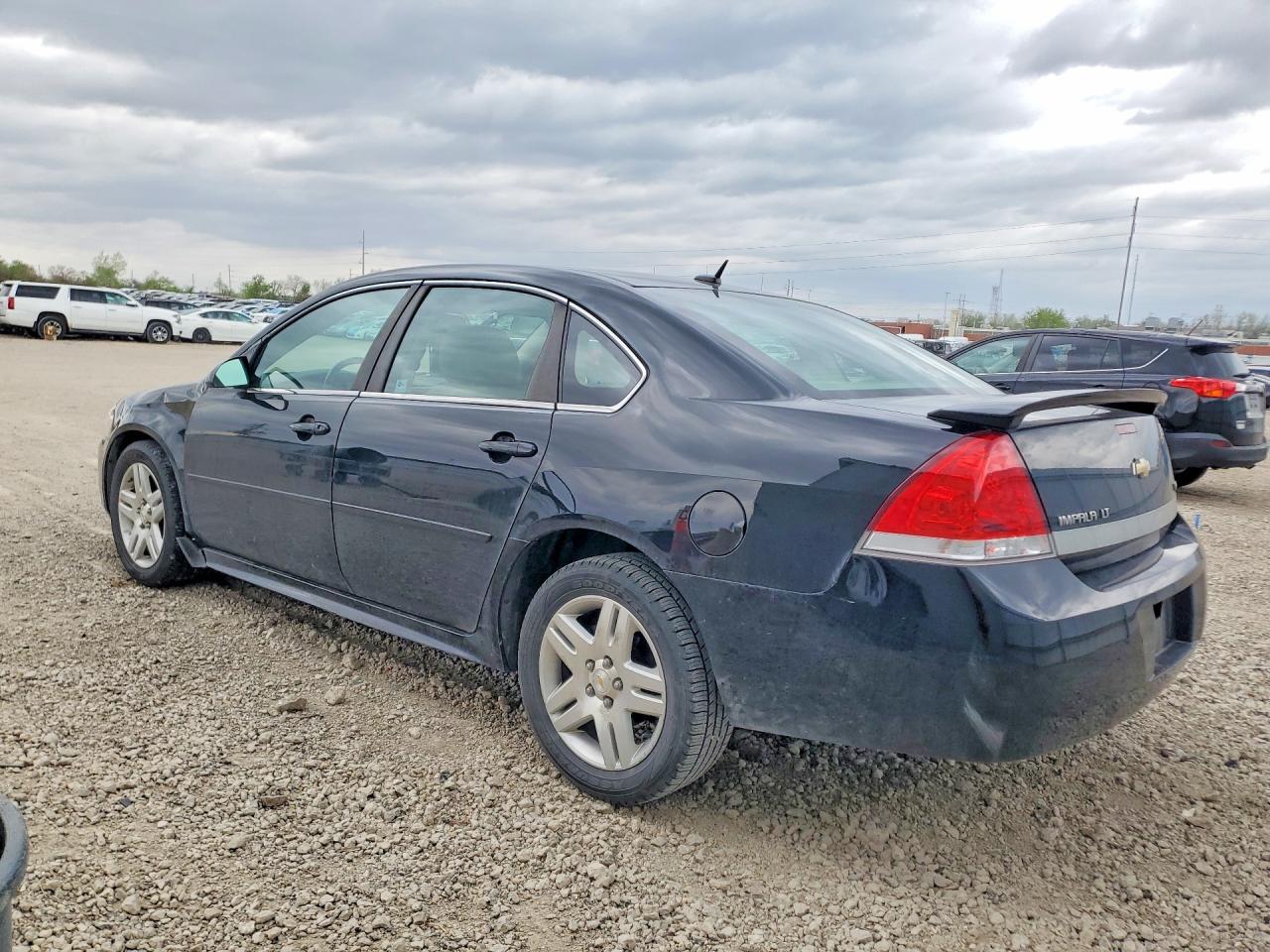 2010 CHEVROLET IMPALA LT photo 4