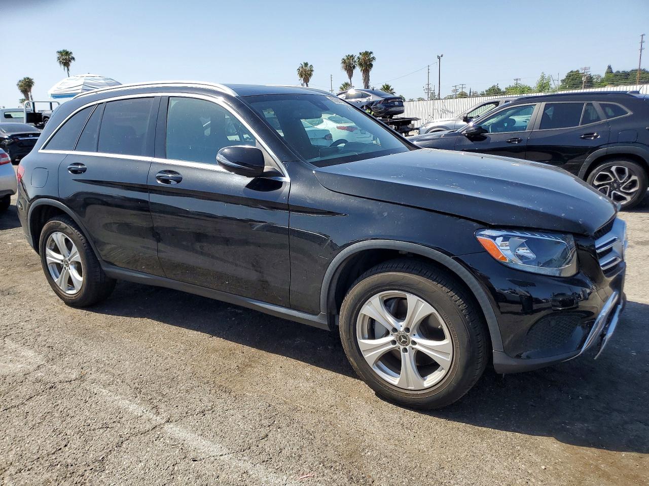 2018 MERCEDES-BENZ GLC 300 photo 4