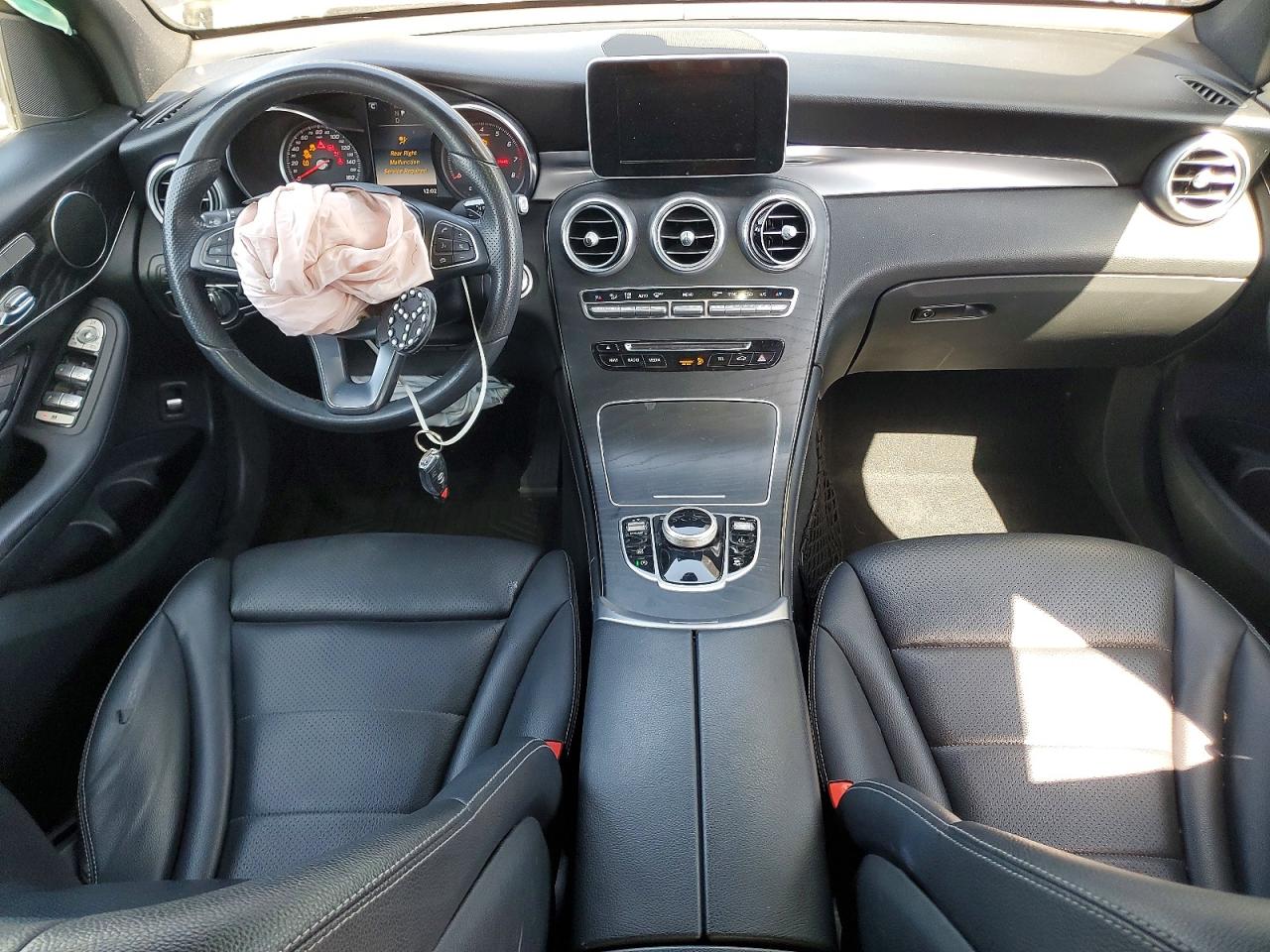 2018 MERCEDES-BENZ GLC 300 photo 8