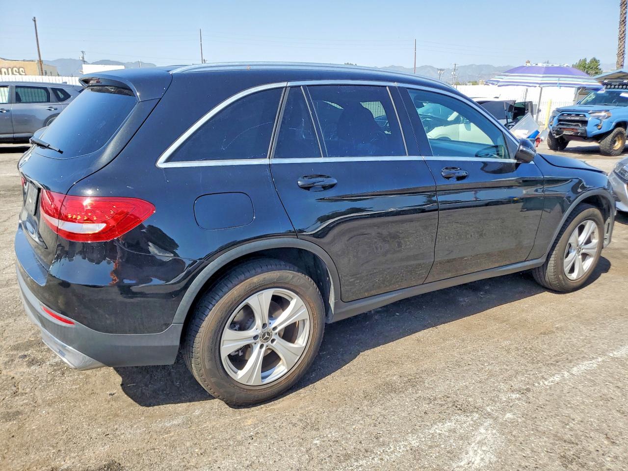 2018 MERCEDES-BENZ GLC 300 photo 3
