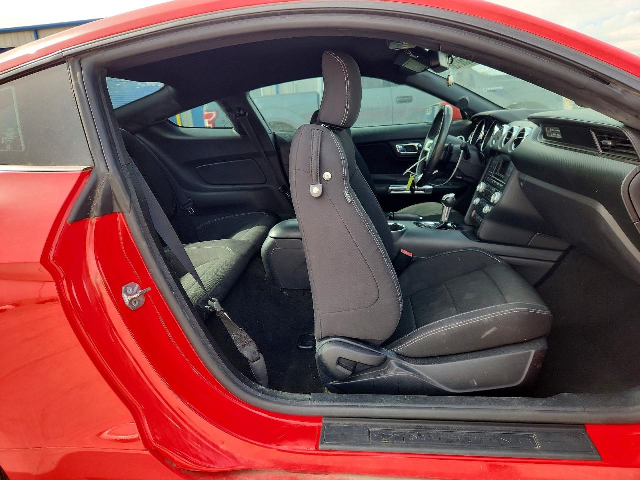 2016 FORD MUSTANG photo 19