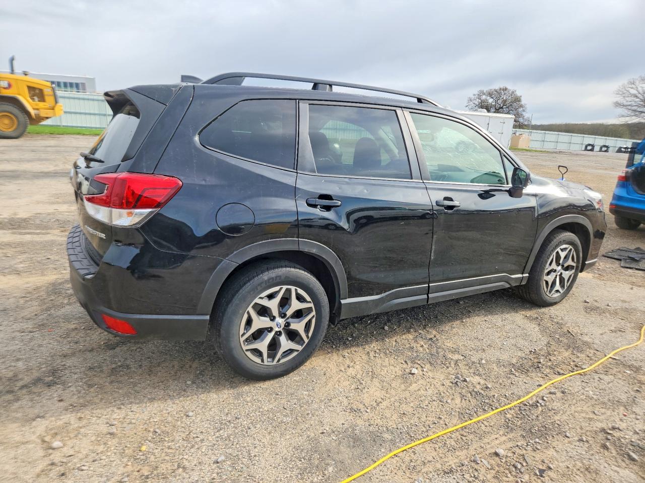 2020 SUBARU FORESTER PREMIUM photo 5