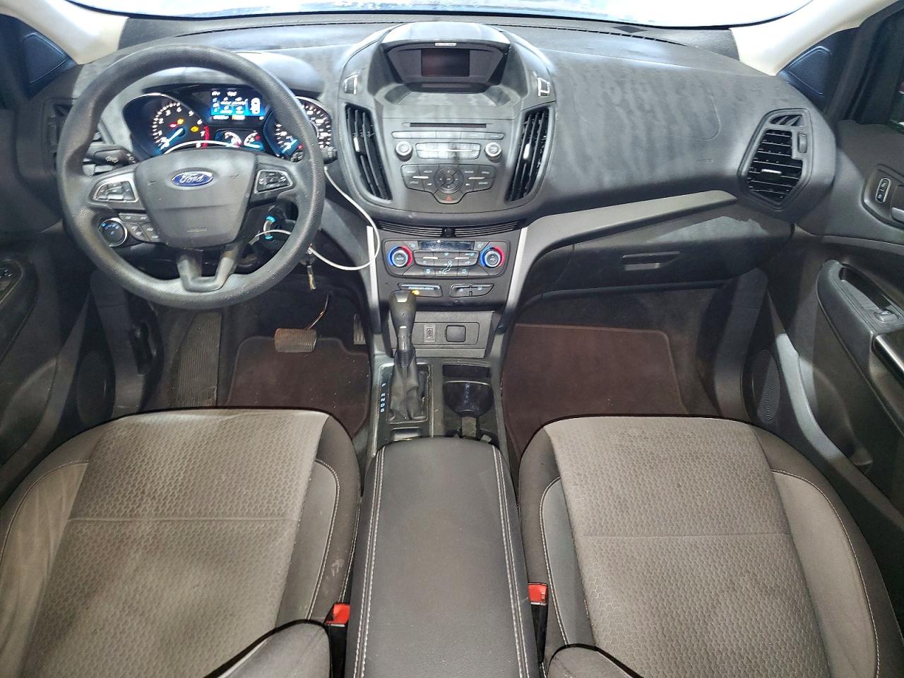 2017 FORD ESCAPE SE photo 8