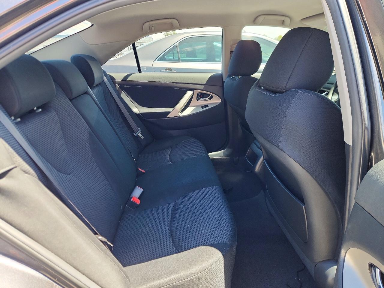 2010 TOYOTA CAMRY SE photo 19