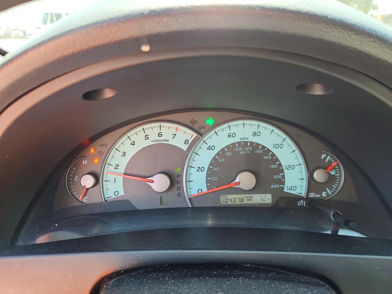 2010 TOYOTA CAMRY SE photo 17