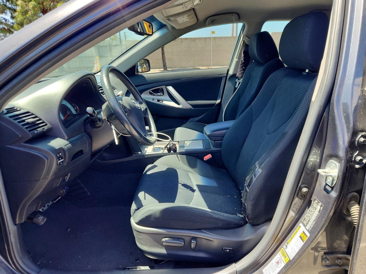 2010 TOYOTA CAMRY SE photo 13