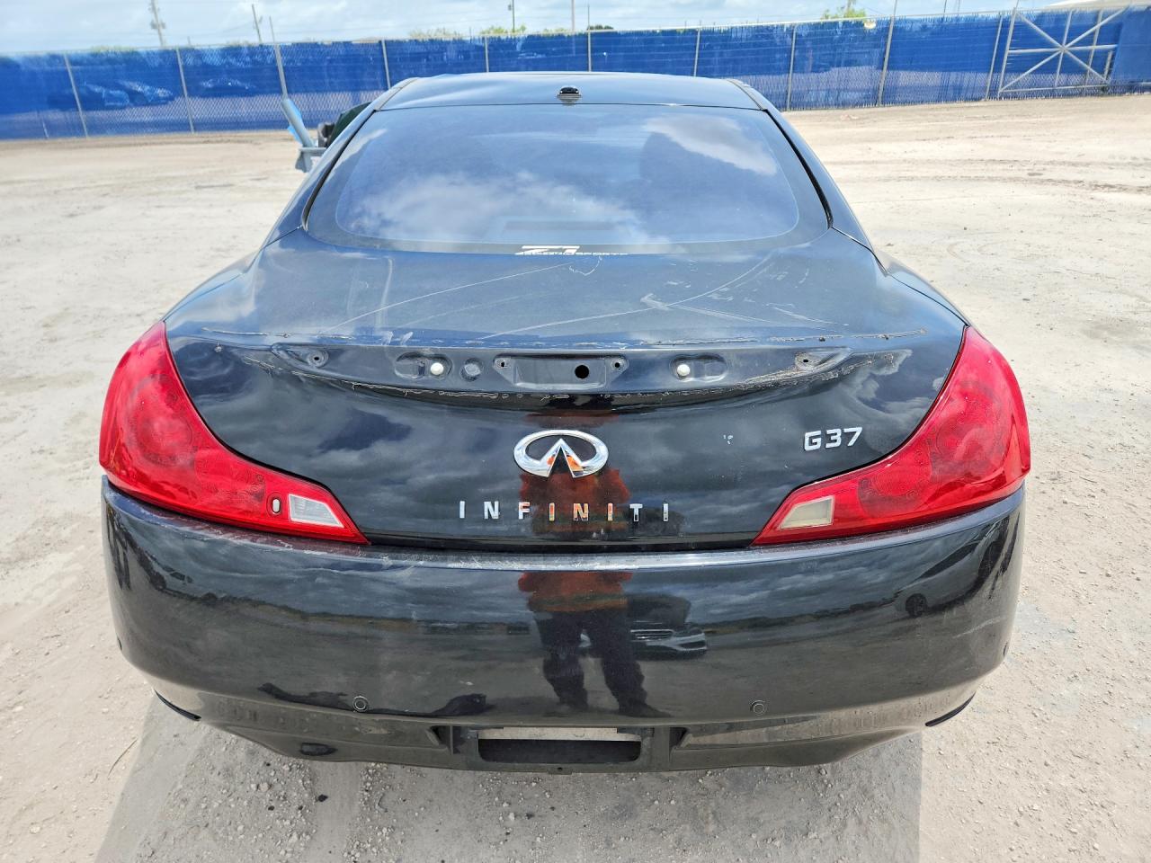 2011 INFINITI G37 COUPE BASE photo 11