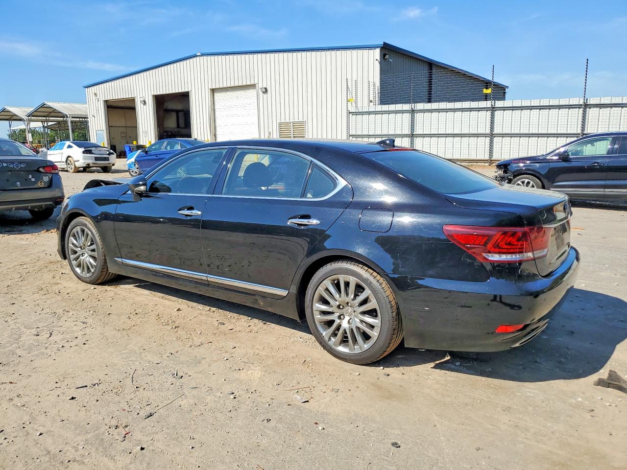 2015 LEXUS LS 460L photo 2