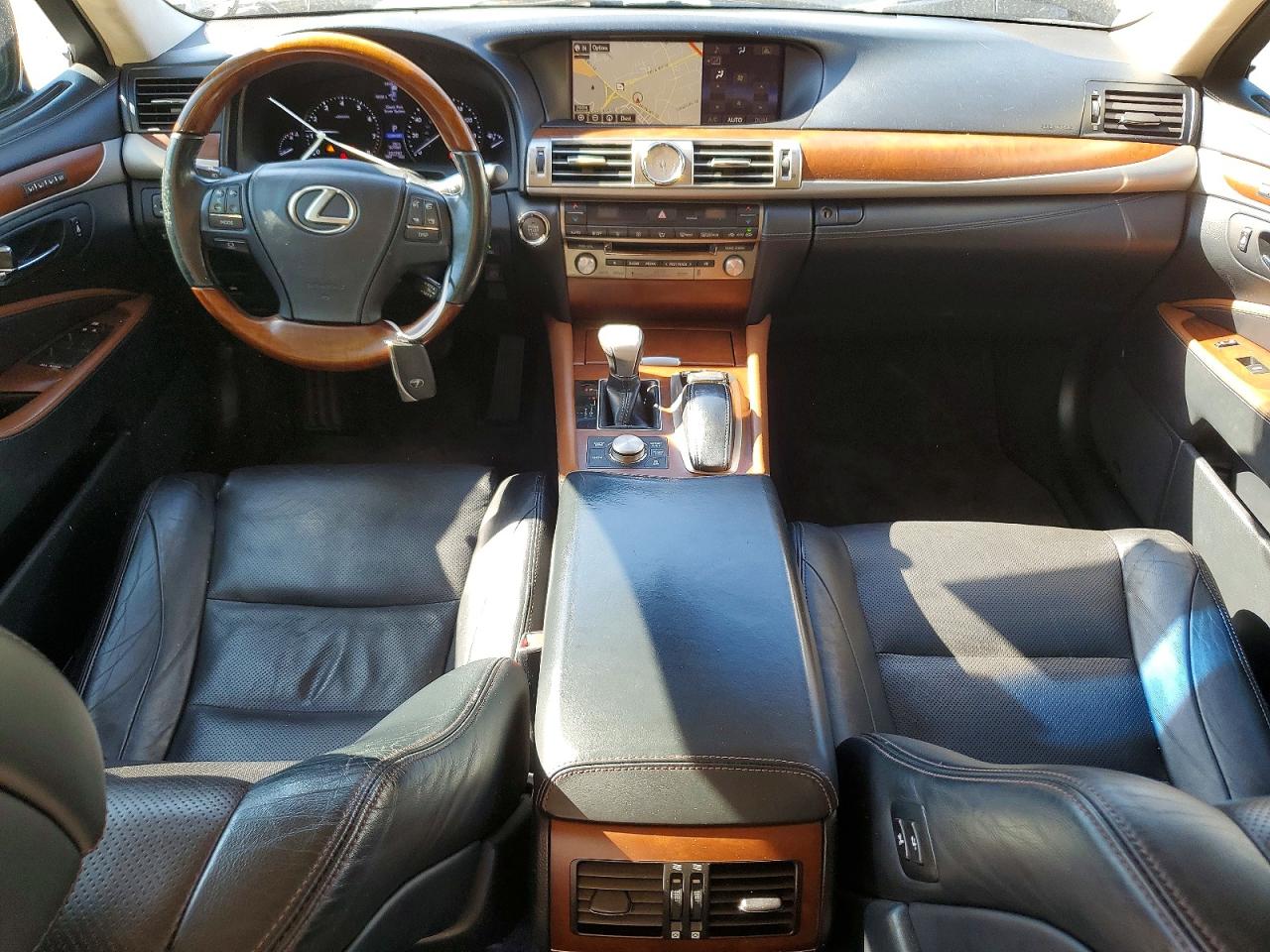 2015 LEXUS LS 460L photo 8
