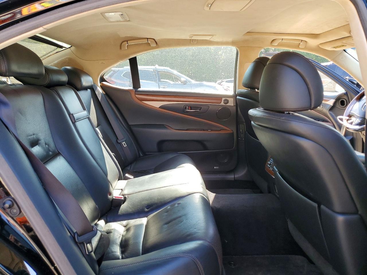2015 LEXUS LS 460L photo 10