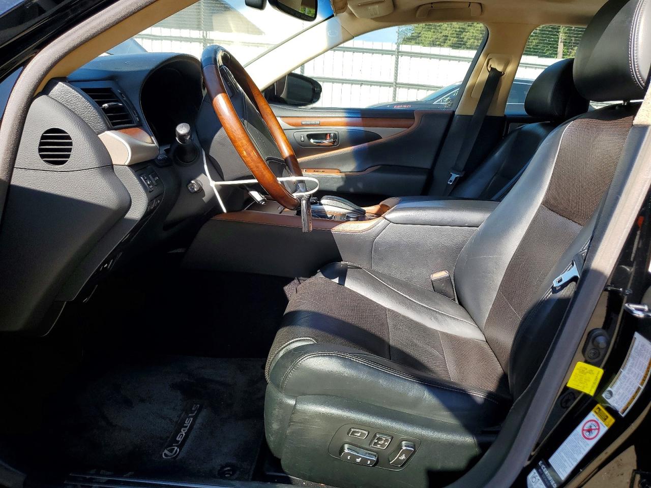 2015 LEXUS LS 460L photo 7