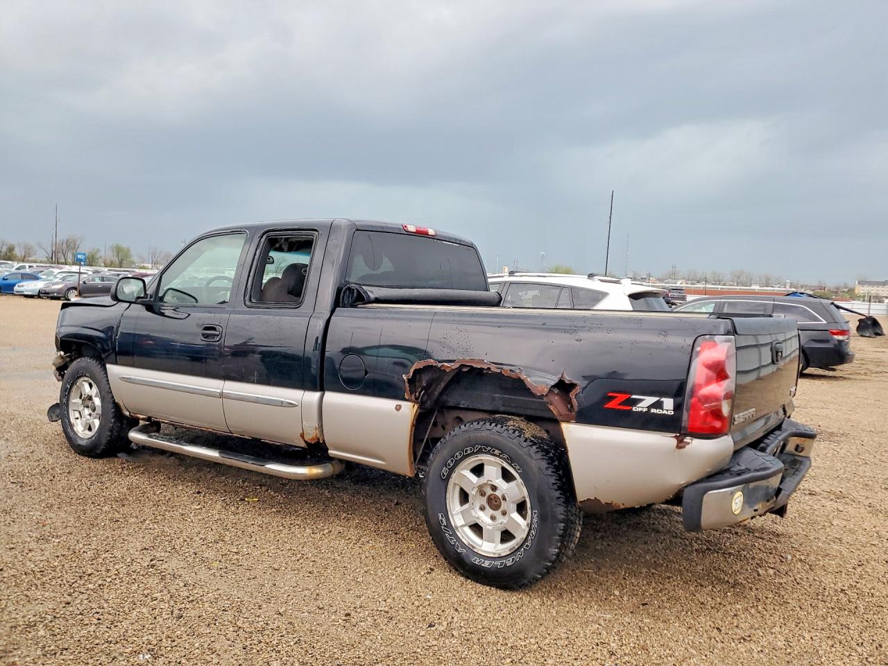 2004 GMC NEW SIERRA K1500 photo 4