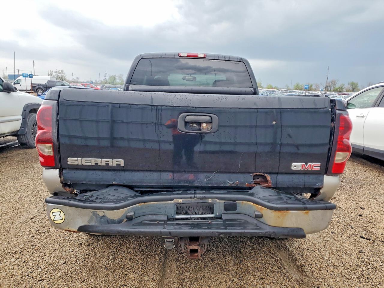 2004 GMC NEW SIERRA K1500 photo 16