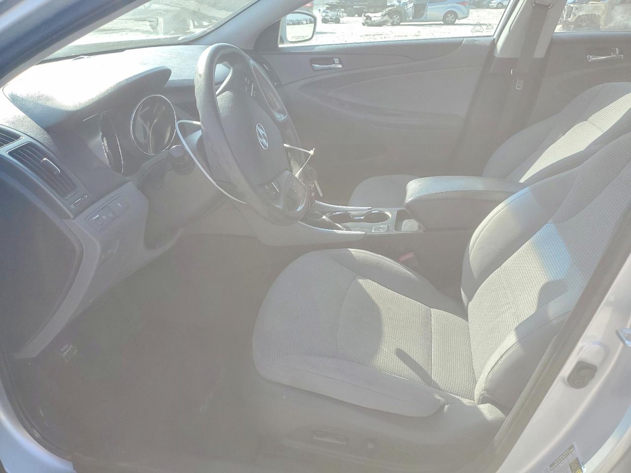 2013 HYUNDAI SONATA GLS photo 13