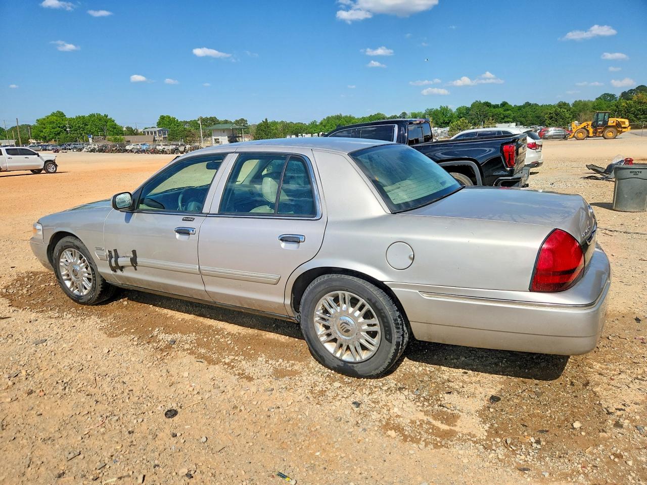2010 MERCURY GRAND MARQUIS LS photo 4