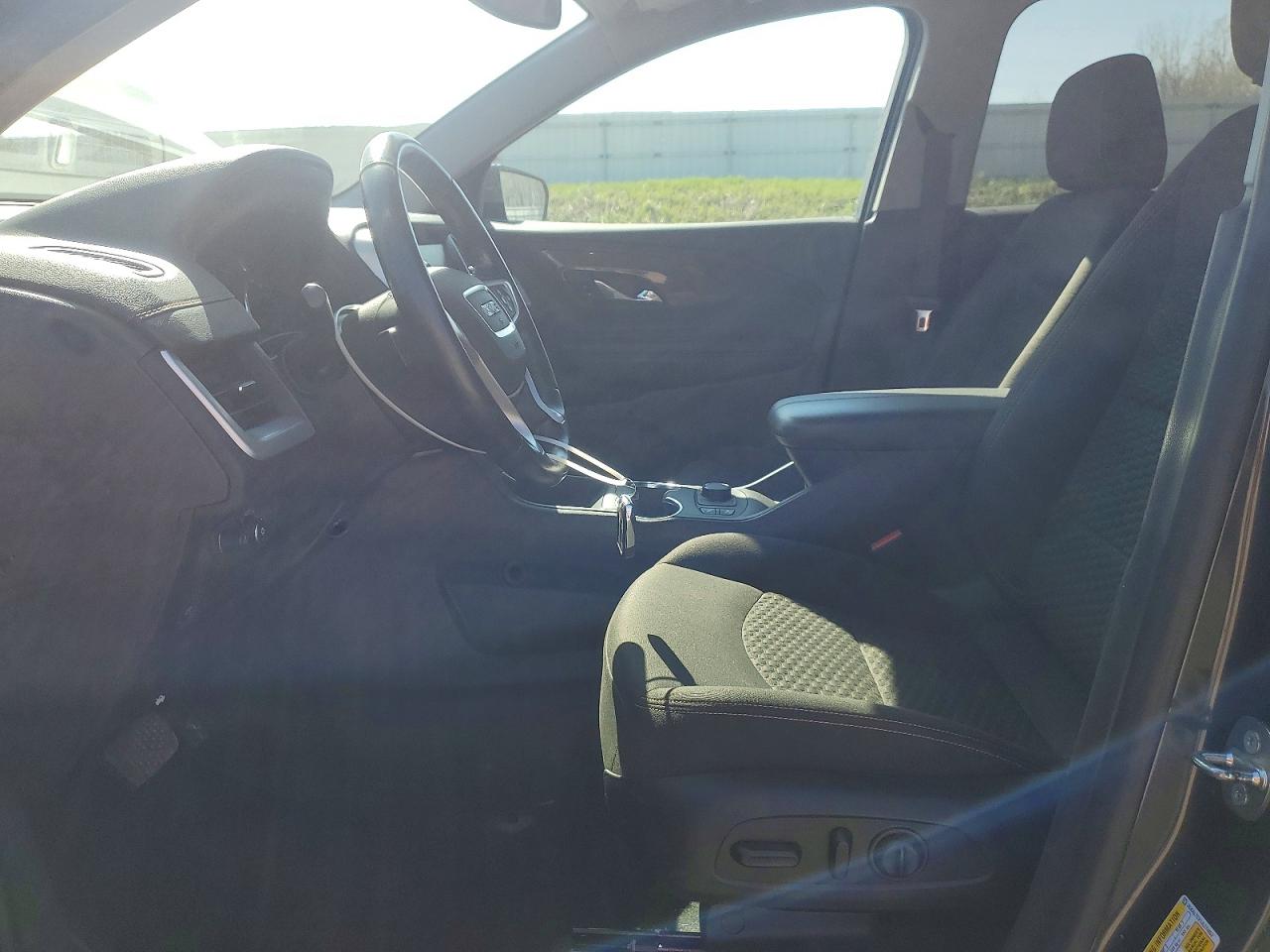 2018 GMC TERRAIN SLE photo 13