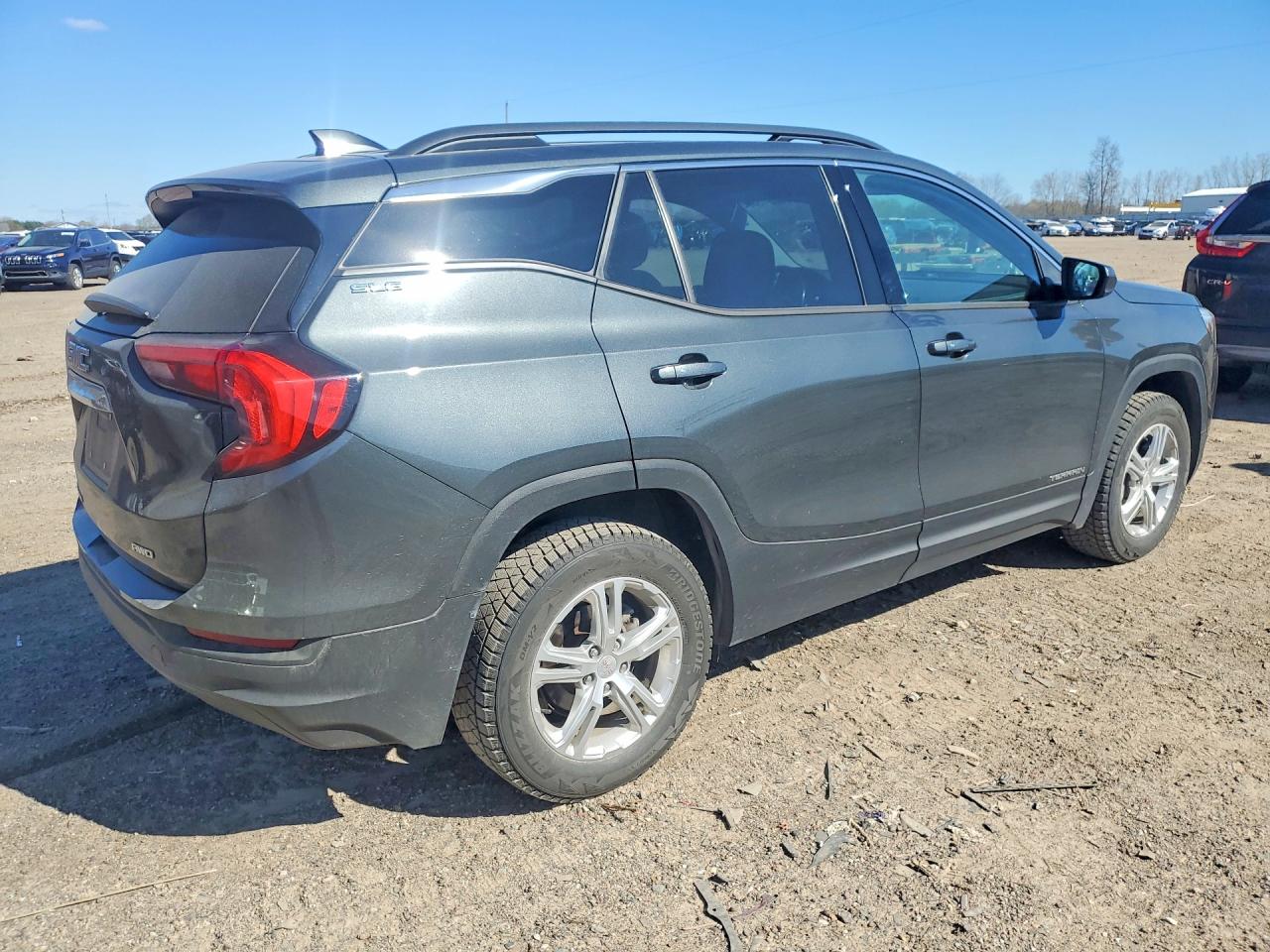 2018 GMC TERRAIN SLE photo 5
