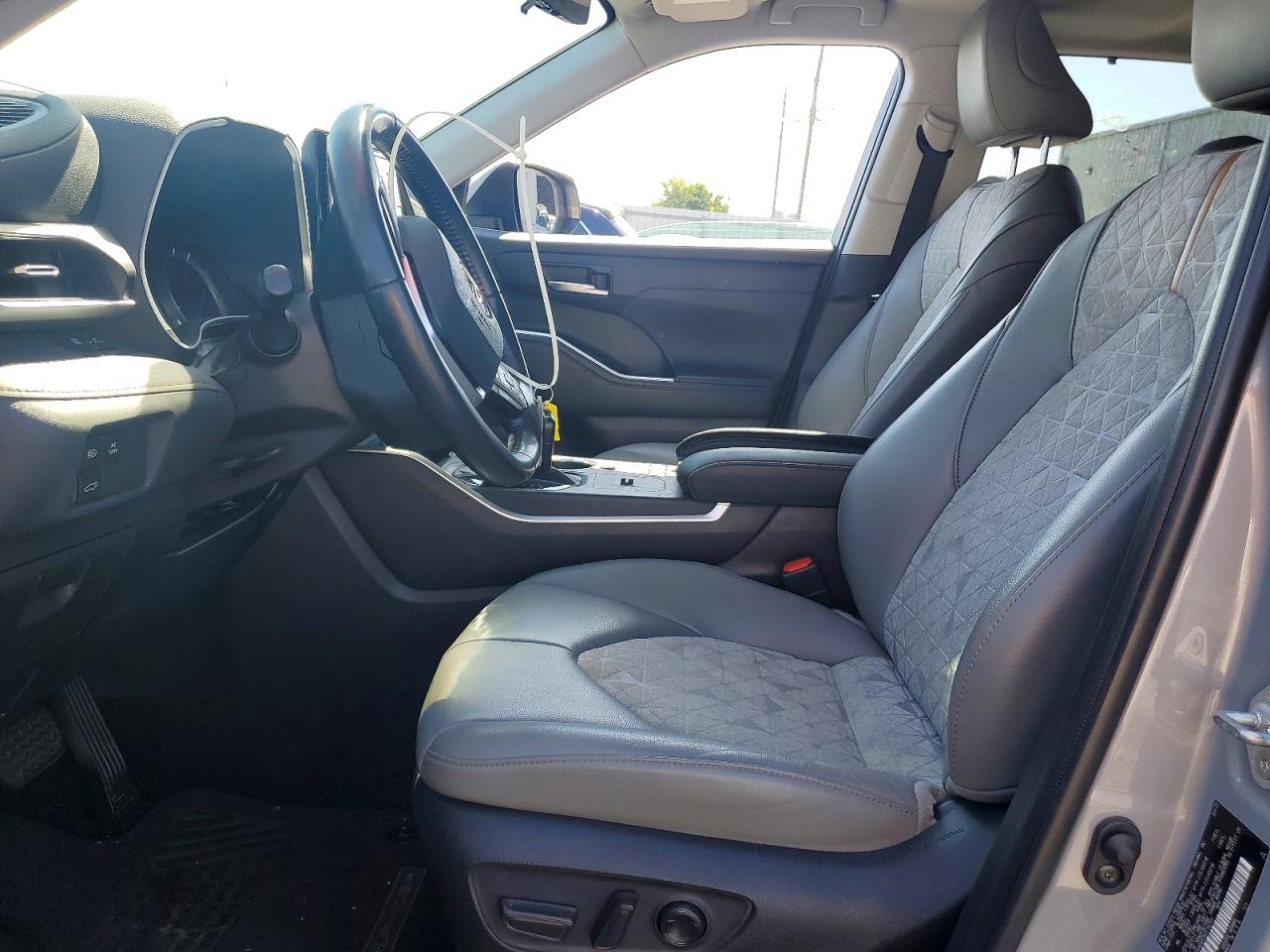 2022 TOYOTA HIGHLANDER HYBRID BRONZE EDITION photo 19