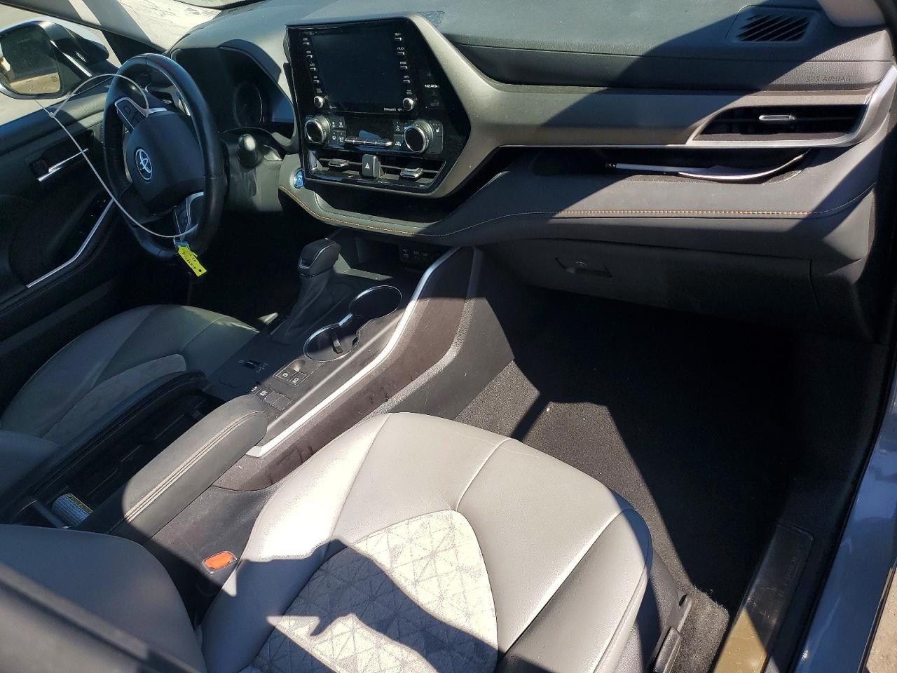 2022 TOYOTA HIGHLANDER HYBRID BRONZE EDITION photo 22