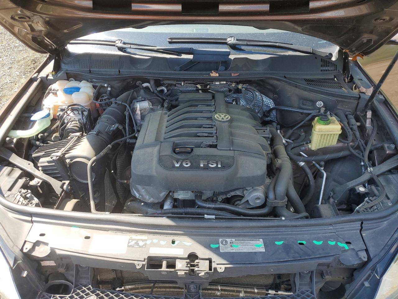 2014 VOLKSWAGEN TOUAREG V6 photo 34