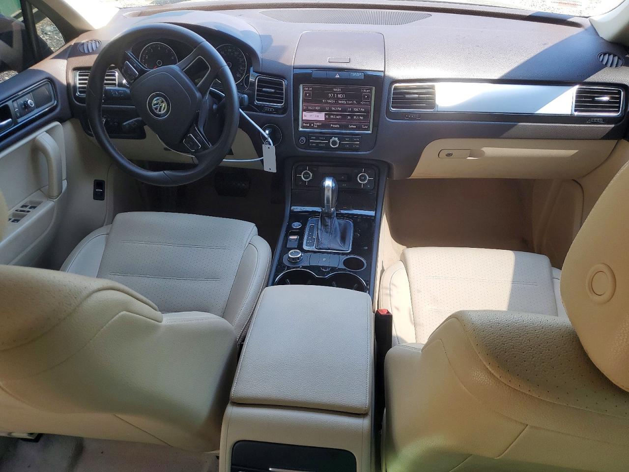 2014 VOLKSWAGEN TOUAREG V6 photo 22