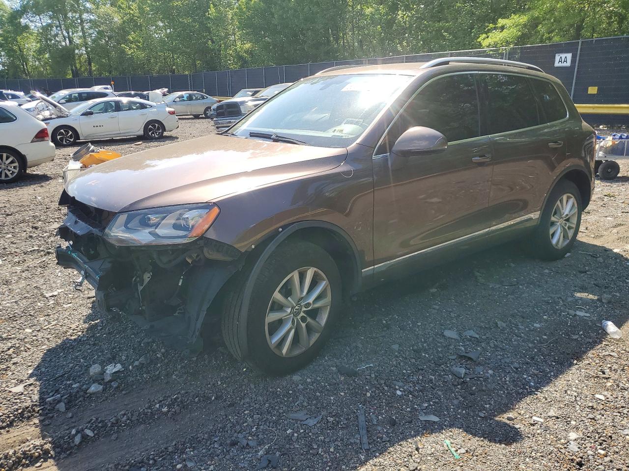 2014 VOLKSWAGEN TOUAREG