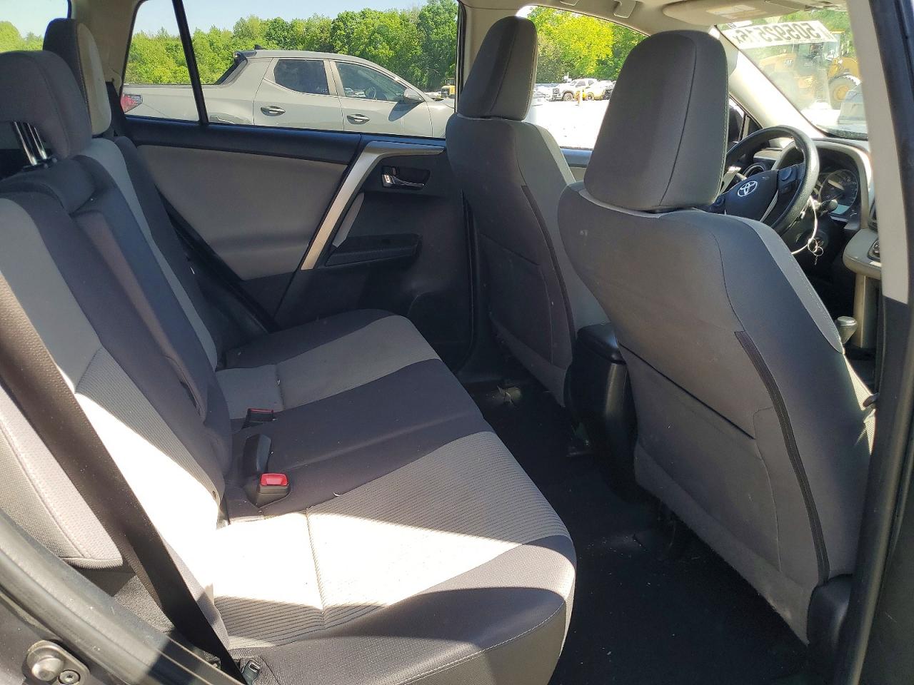 2015 TOYOTA RAV4 XLE photo 31