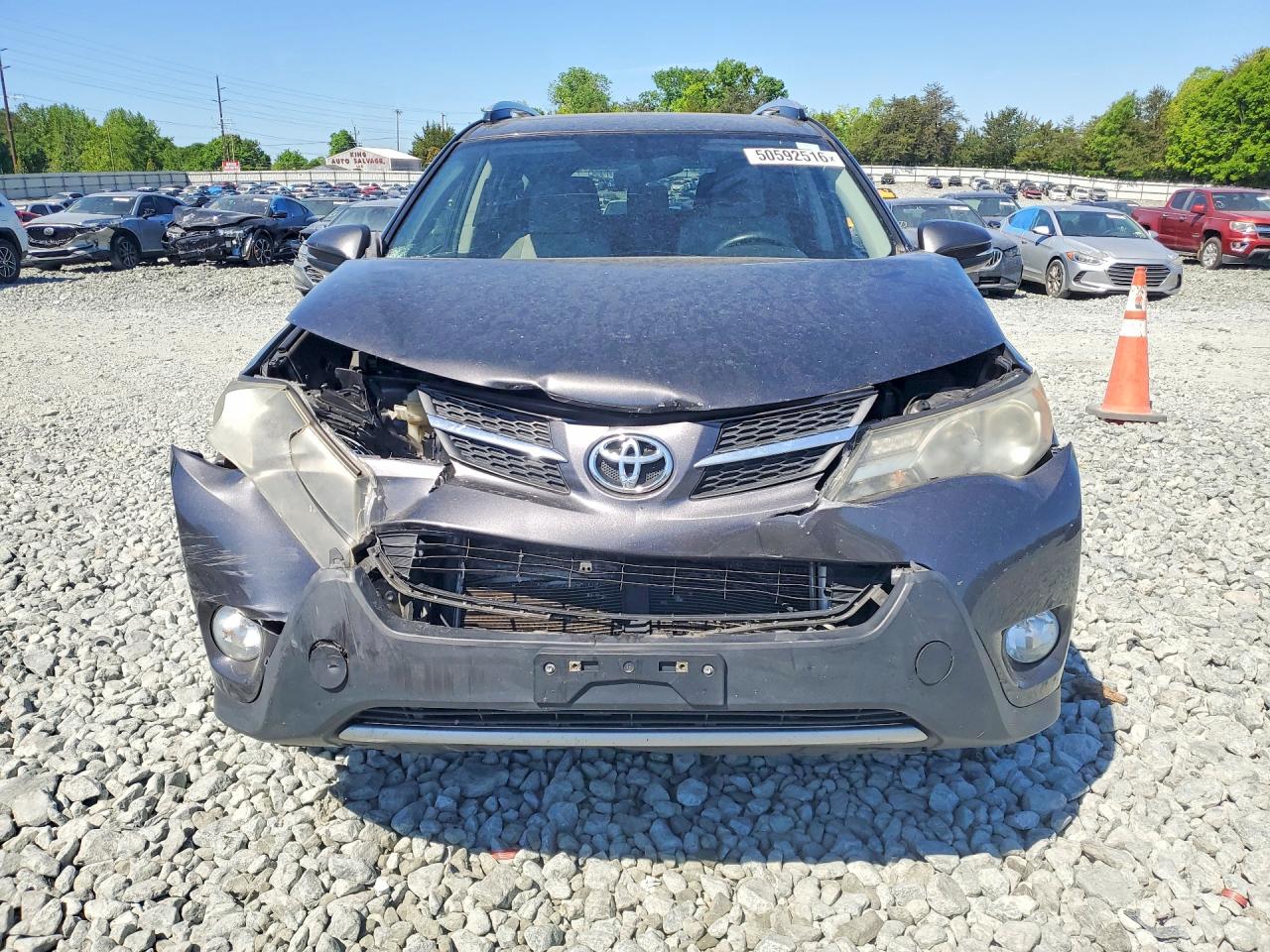 2015 TOYOTA RAV4 XLE photo 13