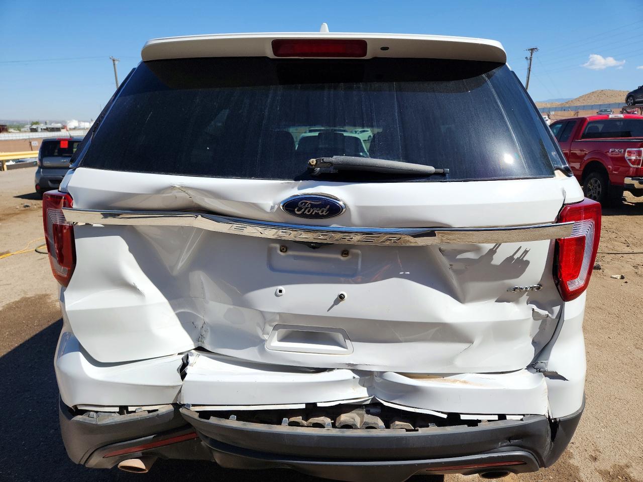 2017 FORD EXPLORER photo 11