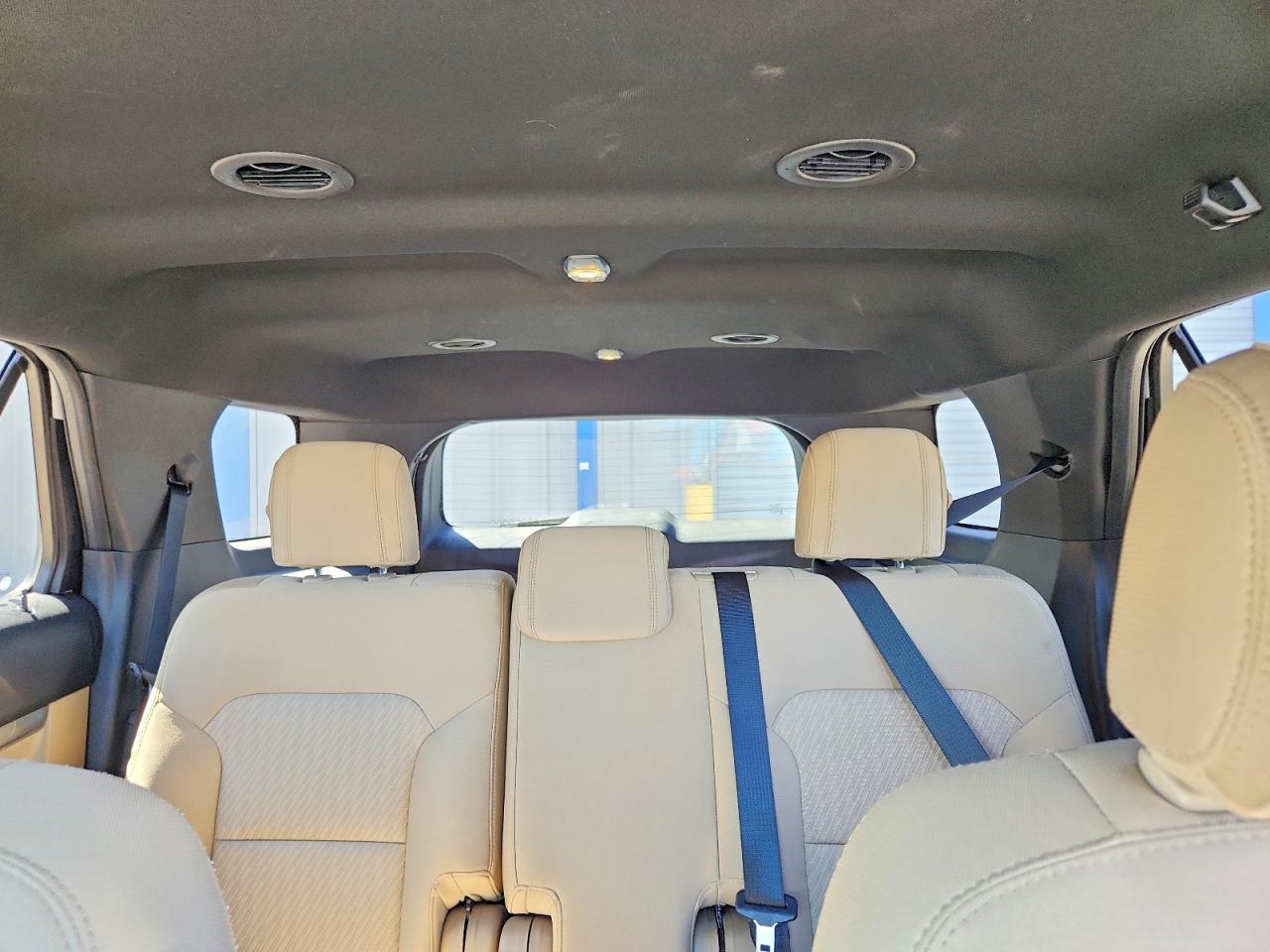 2017 FORD EXPLORER photo 19