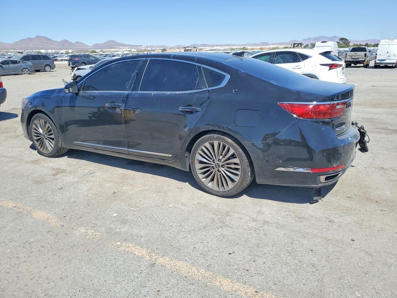 2017 KIA CADENZA LIMITED photo 4
