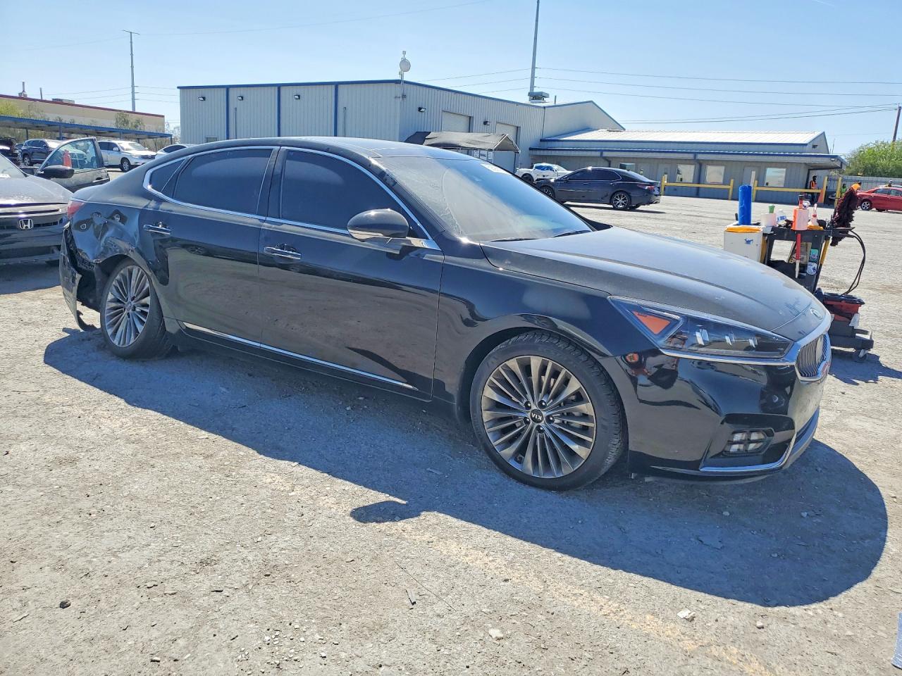 2017 KIA CADENZA LIMITED photo 10
