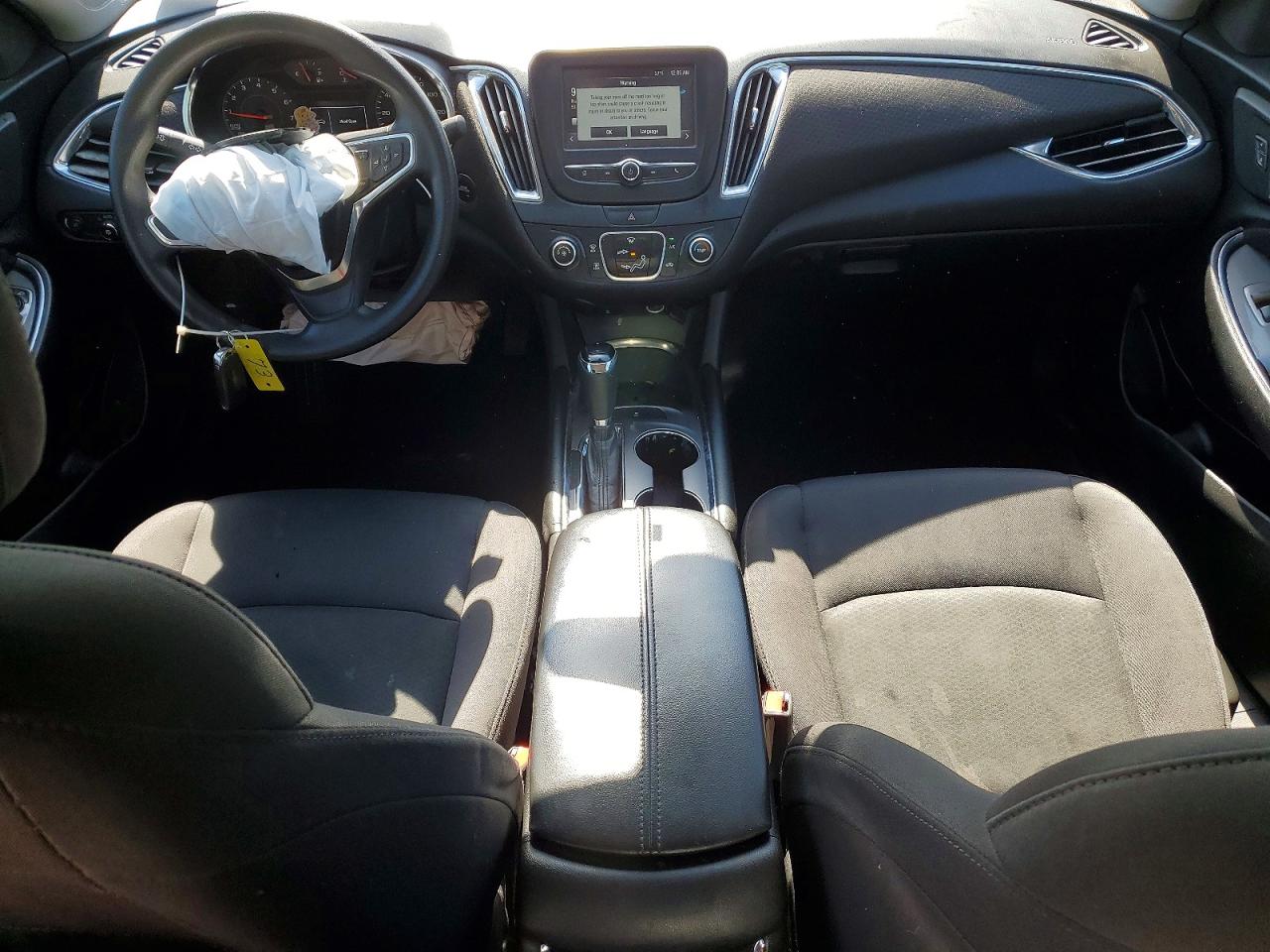 2017 CHEVROLET MALIBU LT photo 8