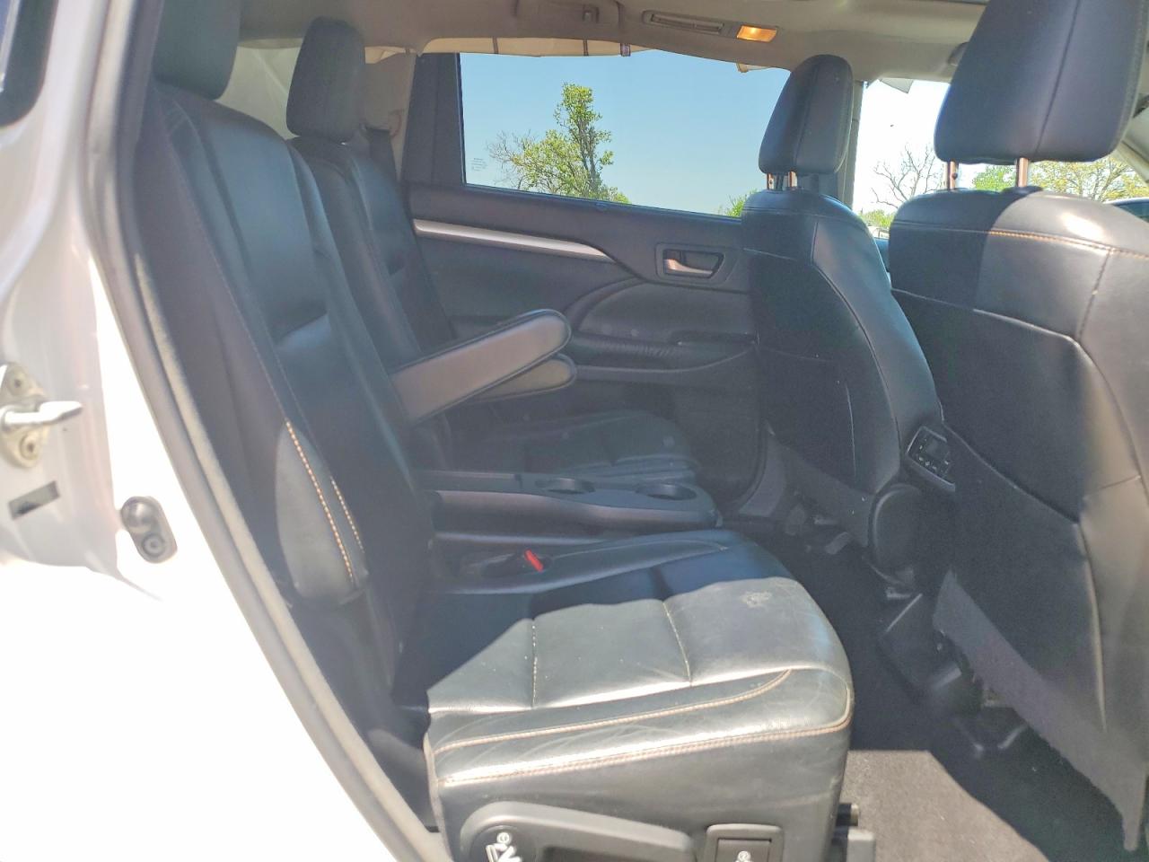 2014 TOYOTA HIGHLANDER XLE photo 21