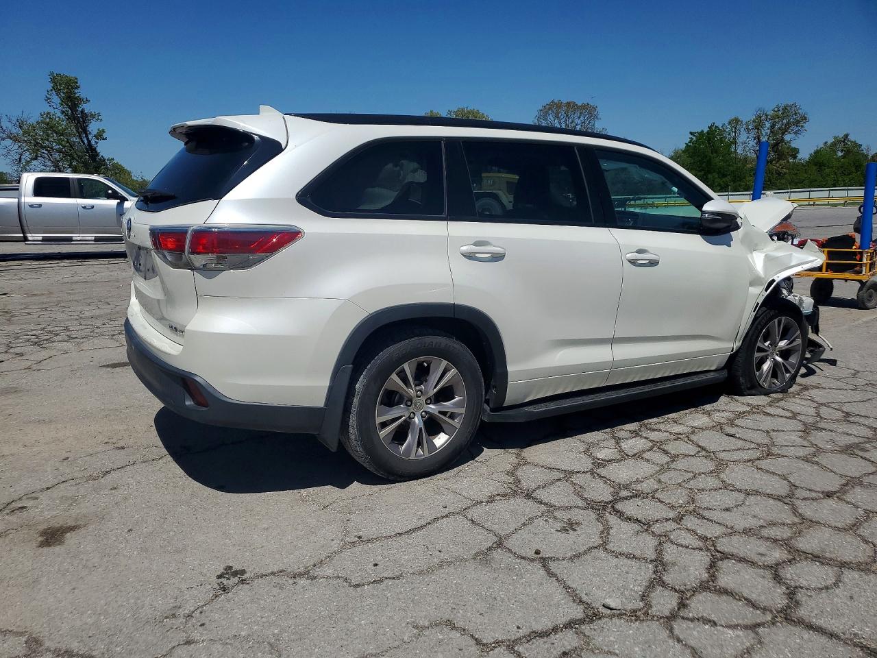 2014 TOYOTA HIGHLANDER XLE photo 5