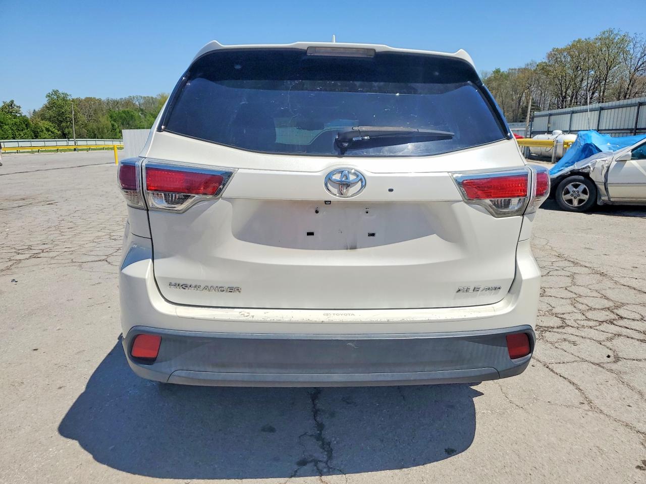 2014 TOYOTA HIGHLANDER XLE photo 11