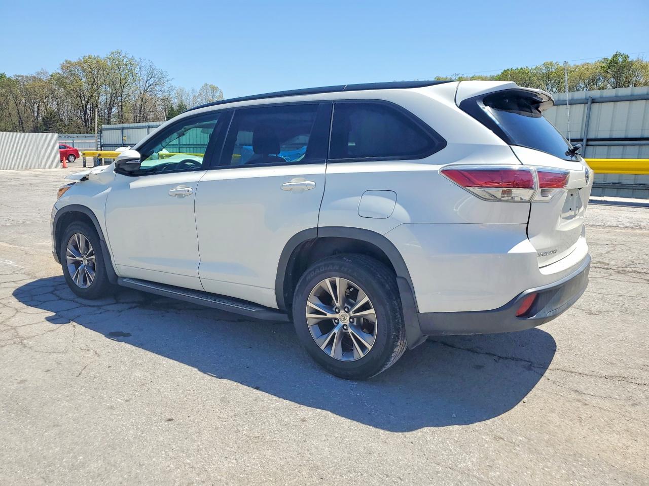 2014 TOYOTA HIGHLANDER XLE photo 3