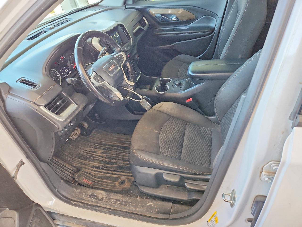 2018 GMC TERRAIN SLE photo 11