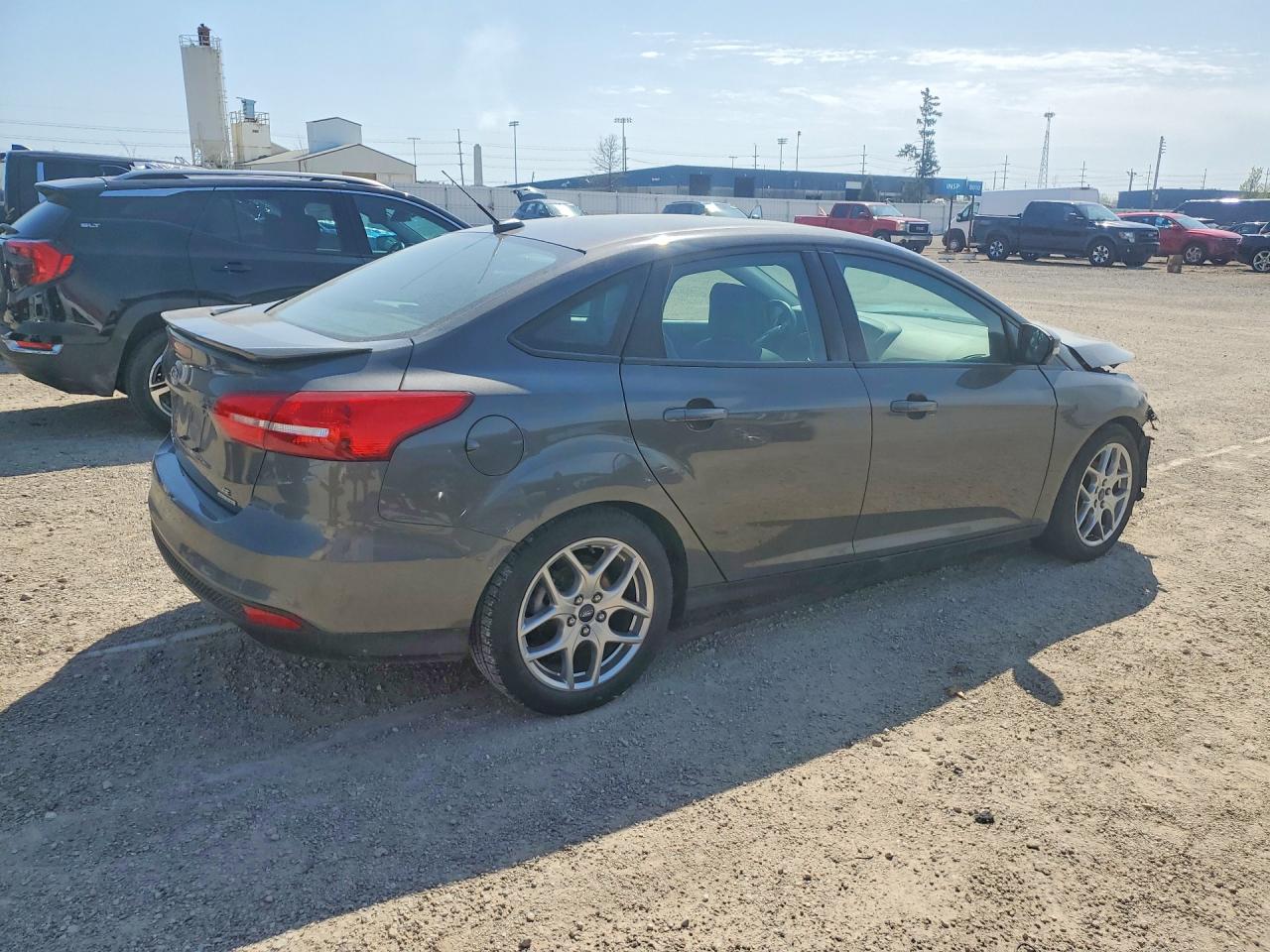 2015 FORD FOCUS SE photo 3