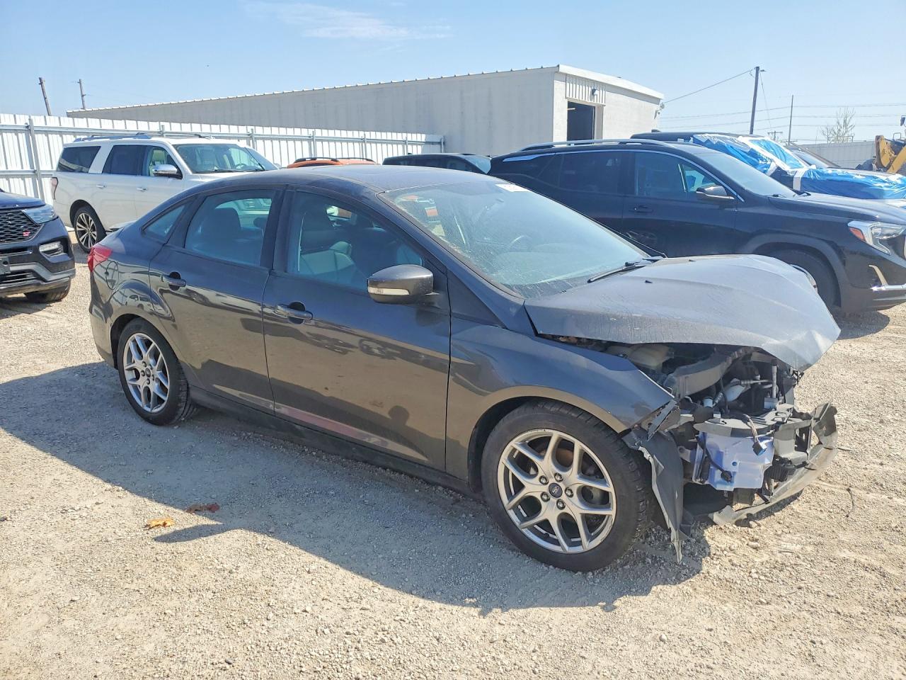 2015 FORD FOCUS SE photo 4