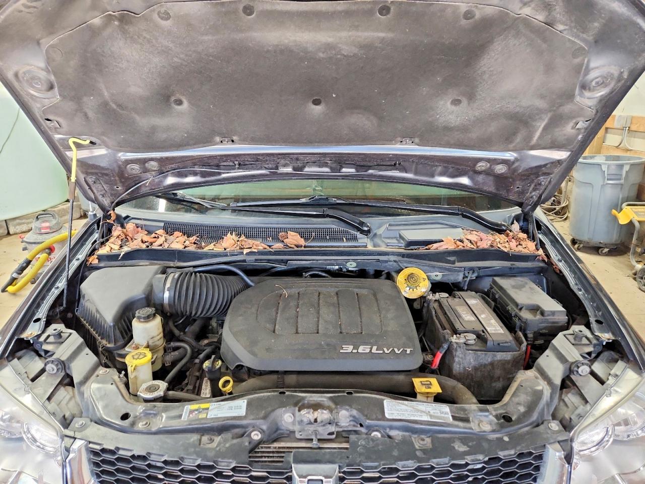 2013 DODGE GRAND CARAVAN SXT photo 12