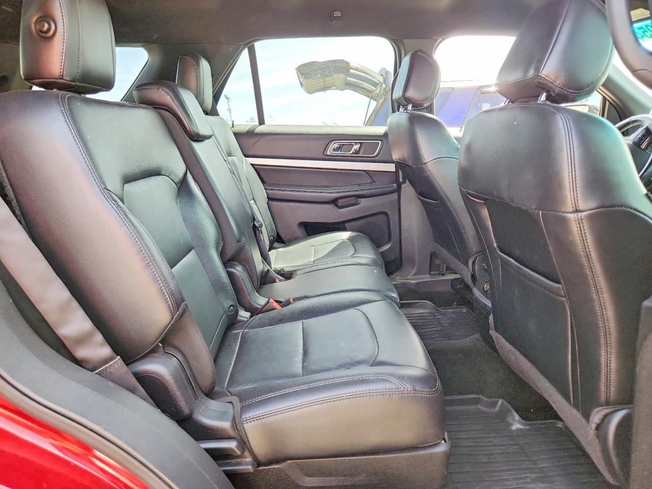 2016 FORD EXPLORER XLT photo 31