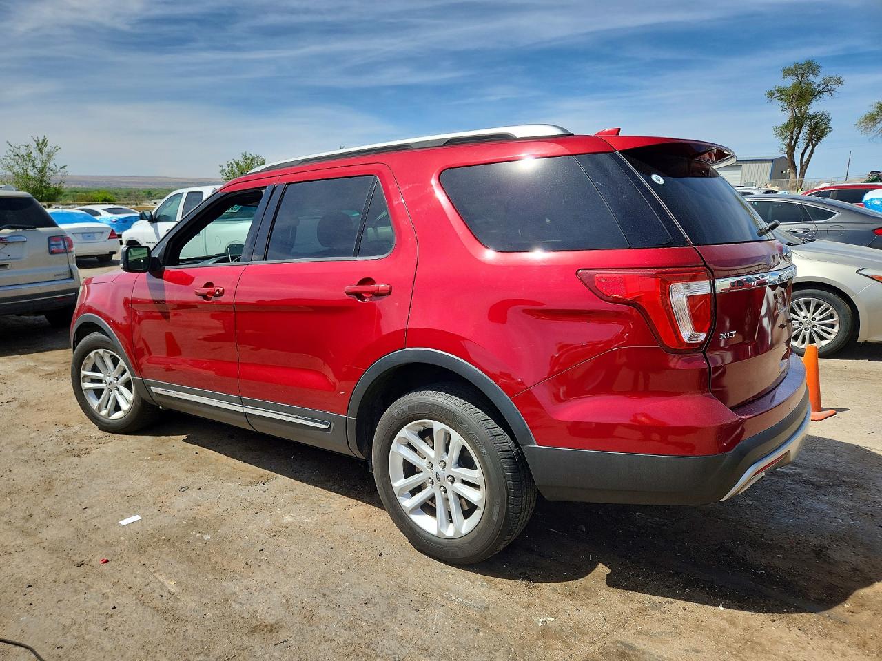 2016 FORD EXPLORER XLT photo 4
